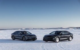 冰雪上的稳控实力派，昊铂A800三电机四驱带来顶级驾驶享受